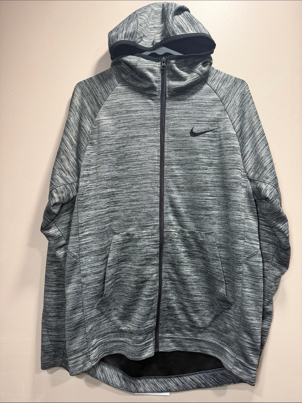 Nike zip up hoodie size medium